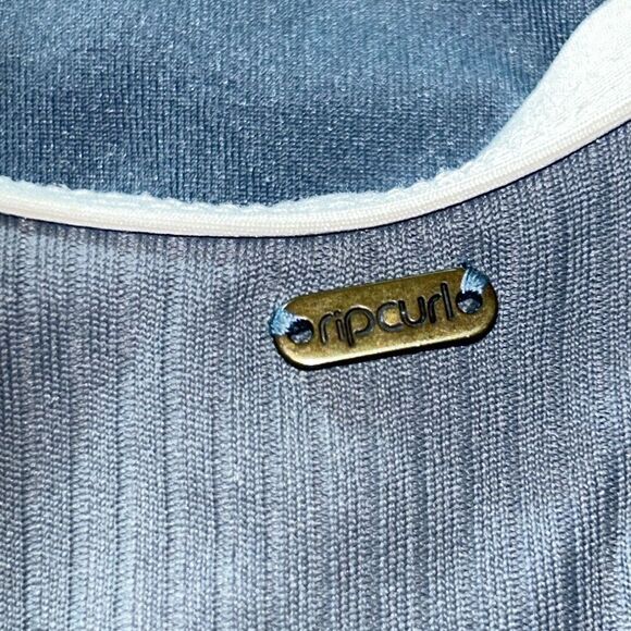 Rip curl 🏄🏻♀️🌊 Rainbow 🌈 Stripe One Piece Lined Swimsuit🩱Stays Put! - Picture 5 of 17